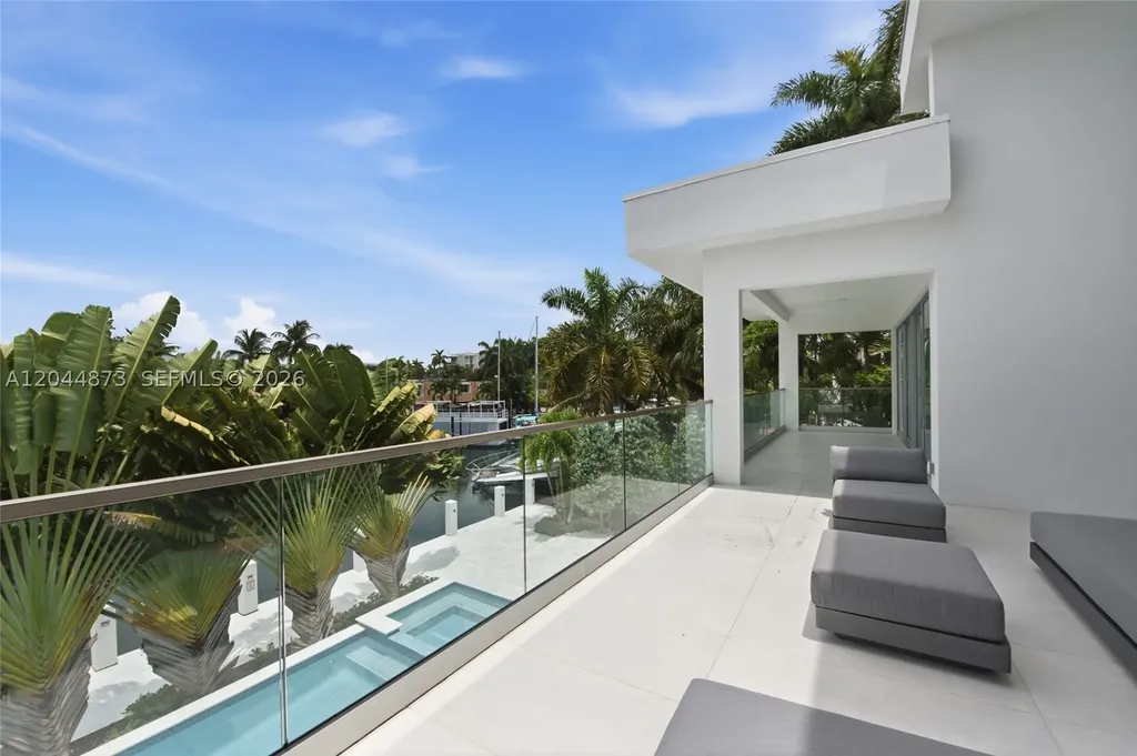 91 Fiesta Way Fort Lauderdale FL 33301