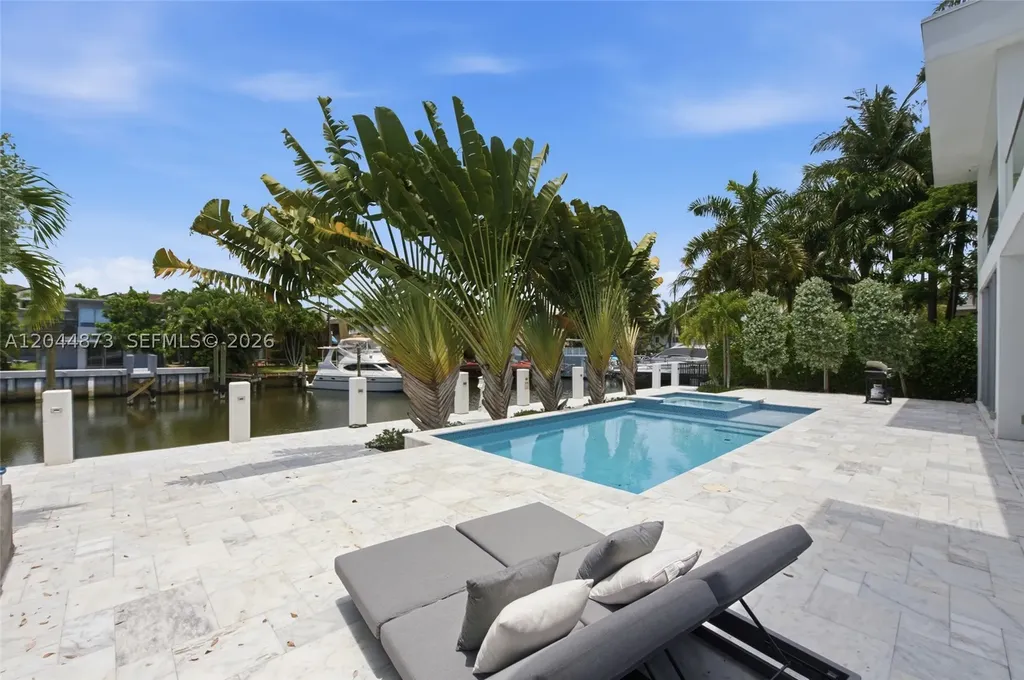 91 Fiesta Way Fort Lauderdale FL 33301