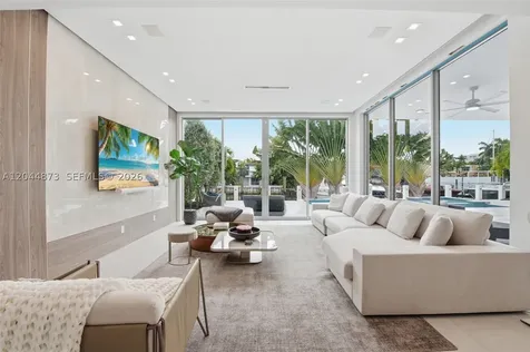 91 Fiesta Way Fort Lauderdale FL 33301