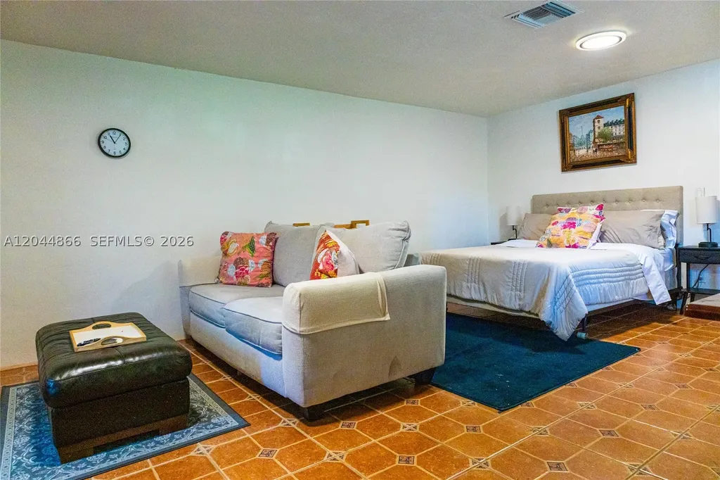 271 NE 154th Street Miami FL 33162