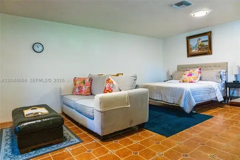 271 NE 154th Street Miami FL 33162