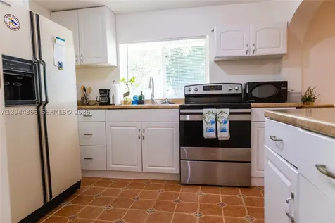 271 NE 154th Street Miami FL 33162