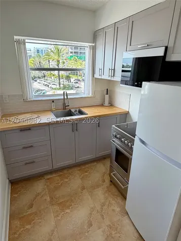 9248 Collins Avenue Surfside FL 33154