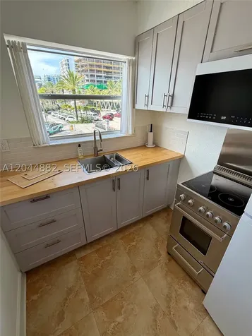 9248 Collins Avenue Surfside FL 33154