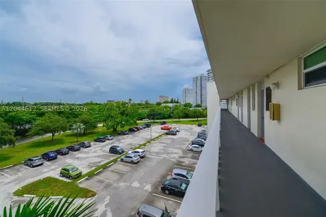 2851 Leonard Drive Aventura FL 33160