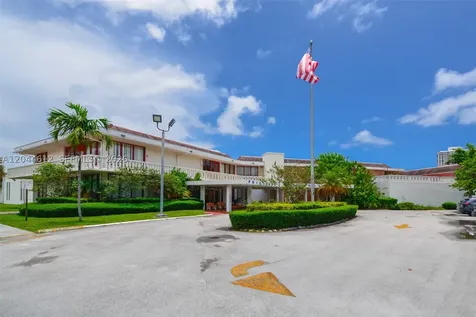 2851 Leonard Drive Aventura FL 33160