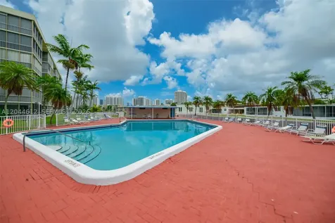 2851 Leonard Drive Aventura FL 33160