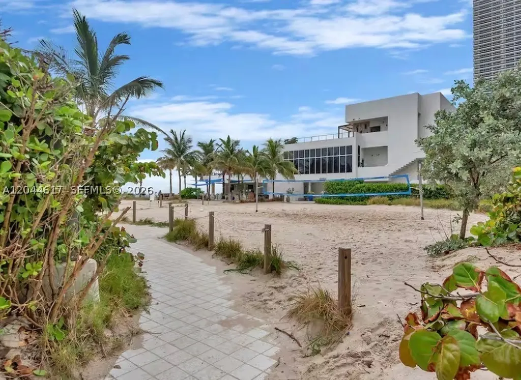 4001 S Ocean Drive Hollywood FL 33019