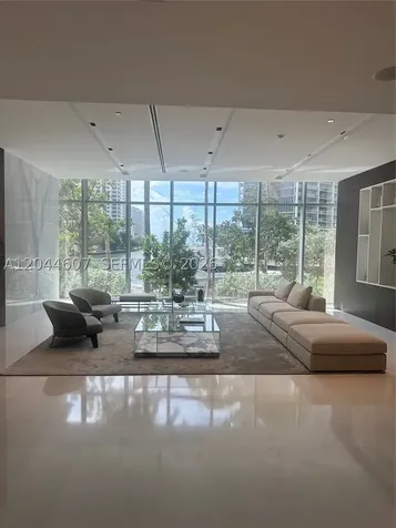 300 Biscayne Blvd Way Miami FL 33131