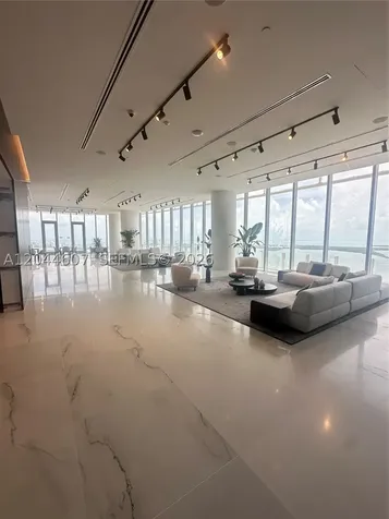 300 Biscayne Blvd Way Miami FL 33131