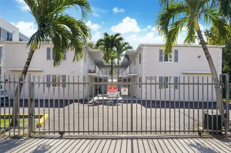 1630 NW 18th Street Miami FL 33125