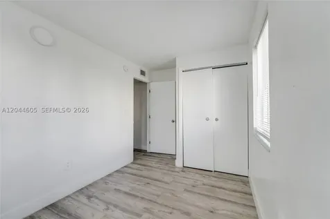 1630 NW 18th Street Miami FL 33125