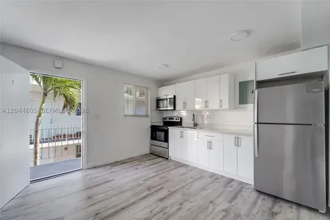 1630 NW 18th Street Miami FL 33125