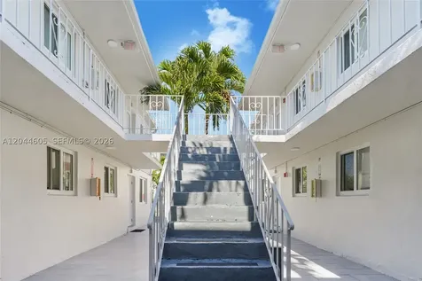 1630 NW 18th Street Miami FL 33125