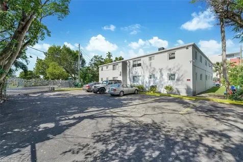 1630 NW 18th Street Miami FL 33125