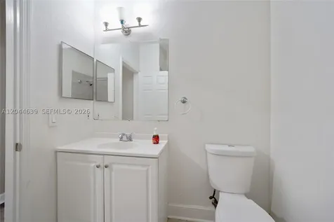 10709 NW 81st Lane Doral FL 33178