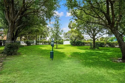 10709 NW 81st Lane Doral FL 33178