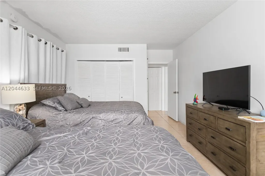 3725 S Ocean Drive Hollywood FL 33019
