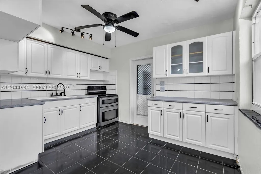 842 S 28th Avenue Hollywood FL 33020