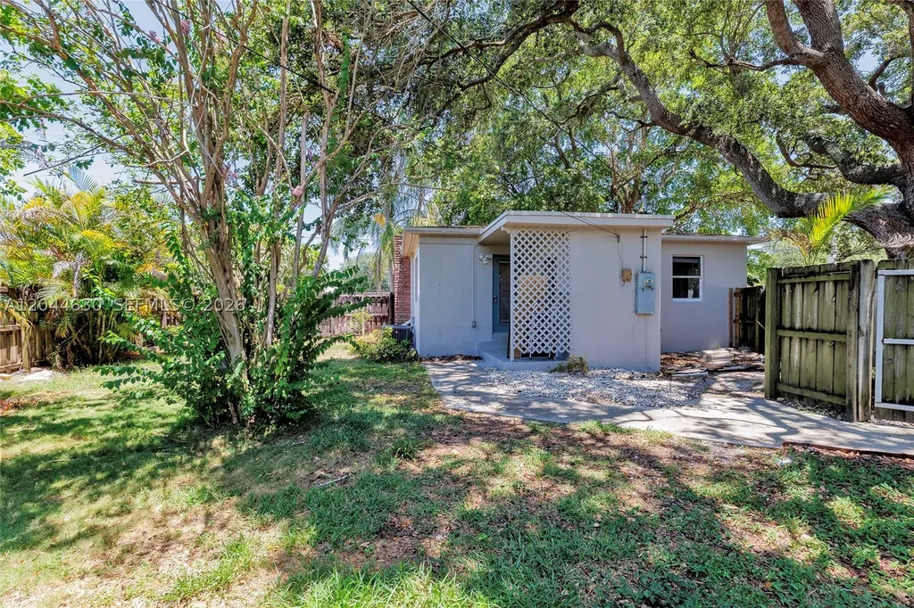 842 S 28th Avenue Hollywood FL 33020
