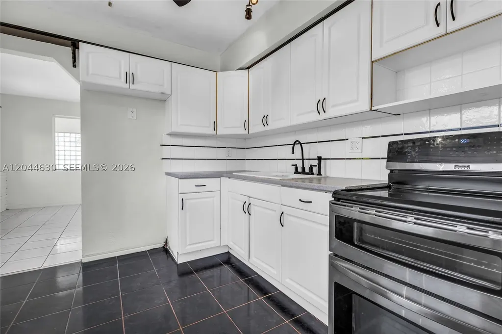 842 S 28th Avenue Hollywood FL 33020