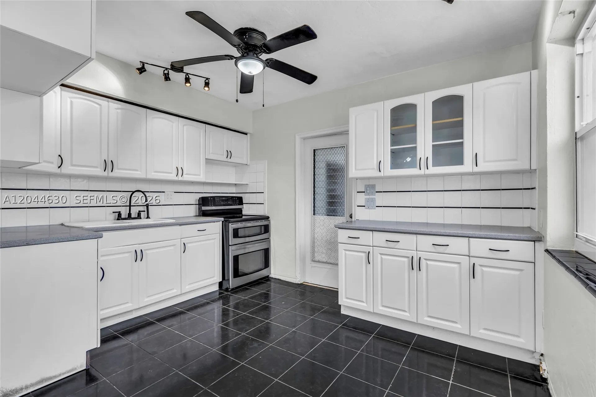 842 S 28th Avenue Hollywood FL 33020
