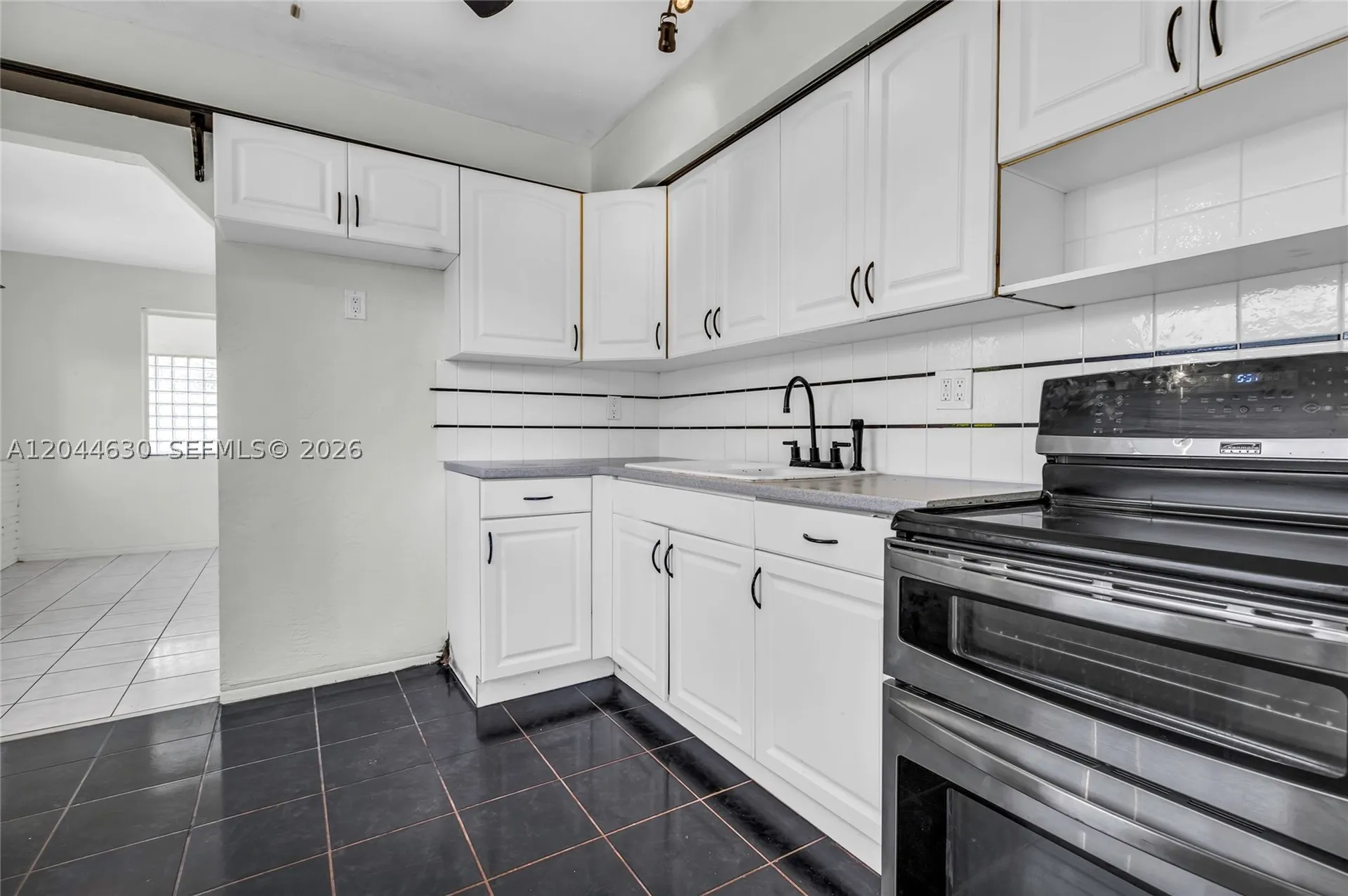 842 S 28th Avenue Hollywood FL 33020