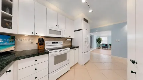 635 NW 97th Place Miami FL 33172
