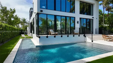 570 S Shore Drive Miami Beach FL 33141