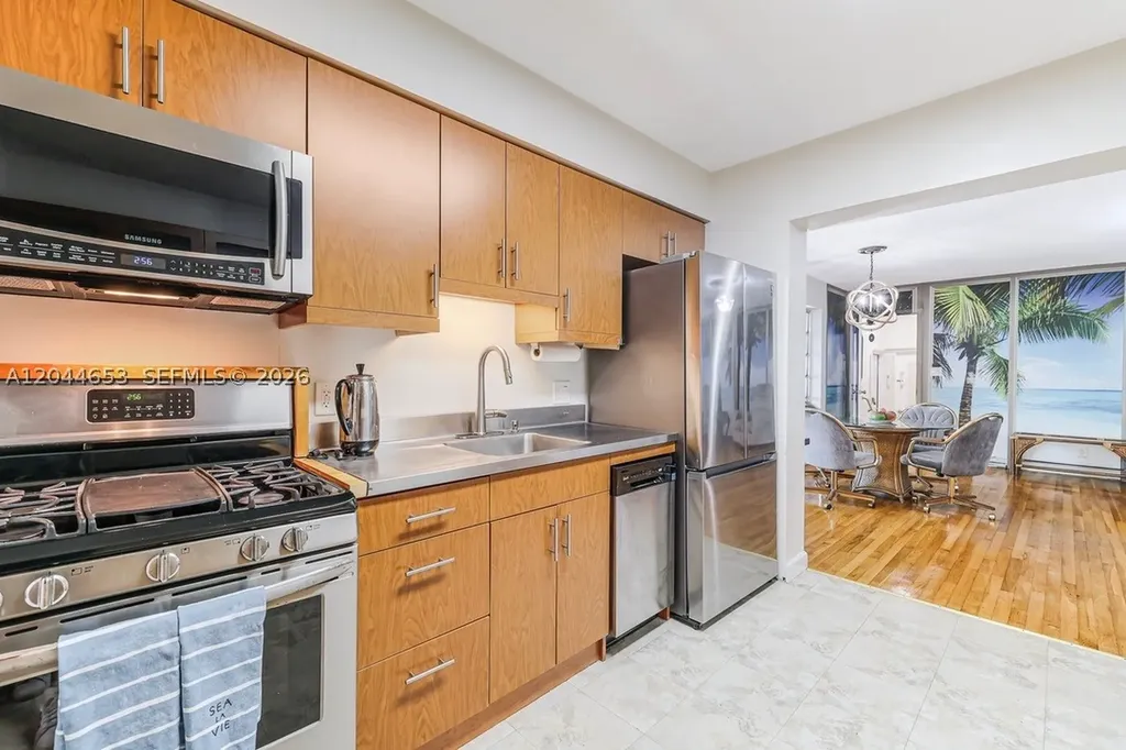 1826 Mckinley Street Hollywood FL 33020