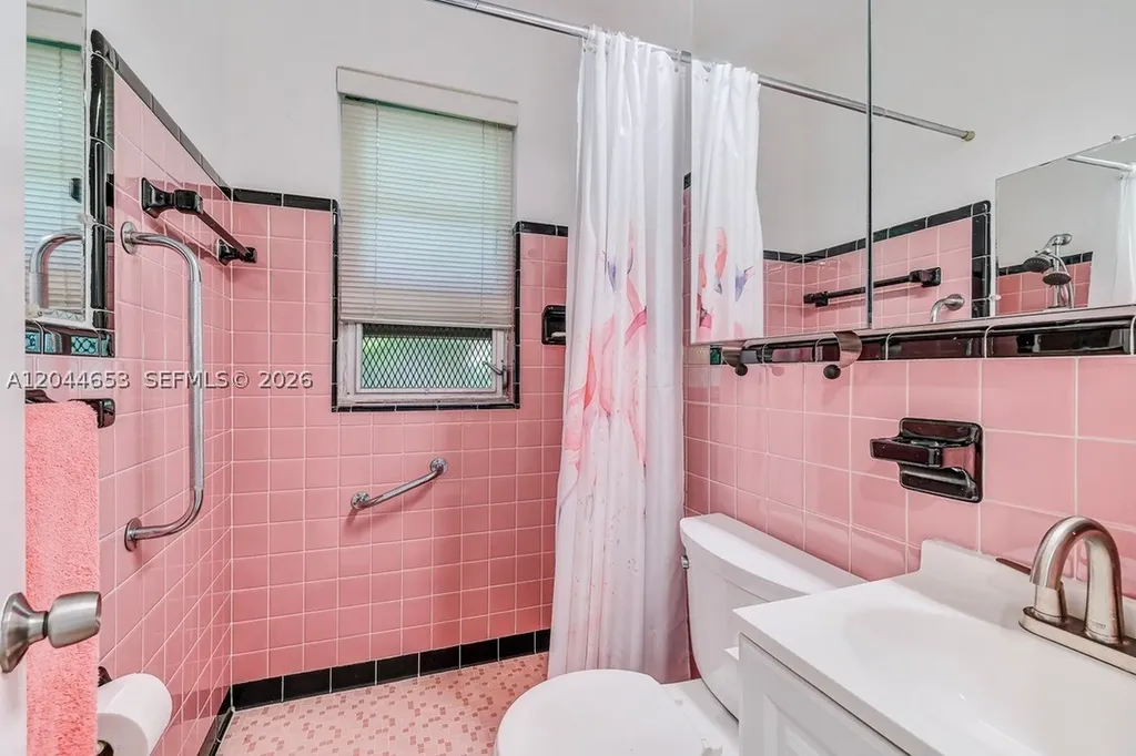 1826 Mckinley Street Hollywood FL 33020