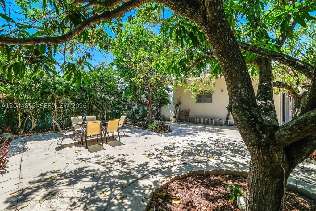 1826 Mckinley Street Hollywood FL 33020