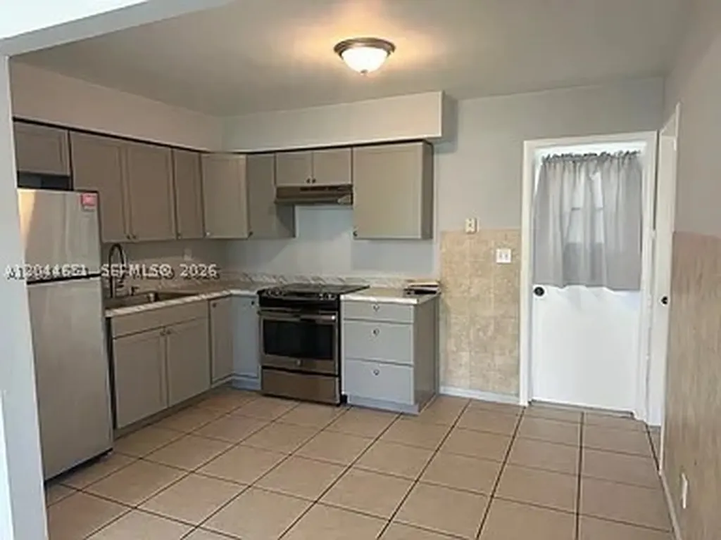 2407 Mckinley Street Hollywood FL 33020