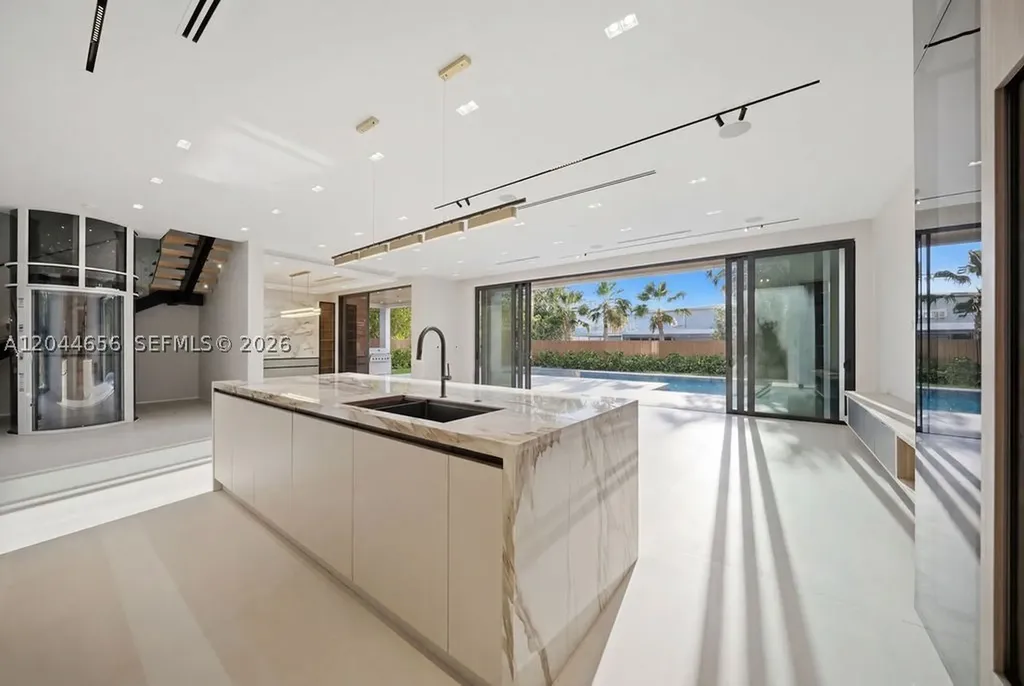 3318 NE 16th Place Fort Lauderdale FL 33305