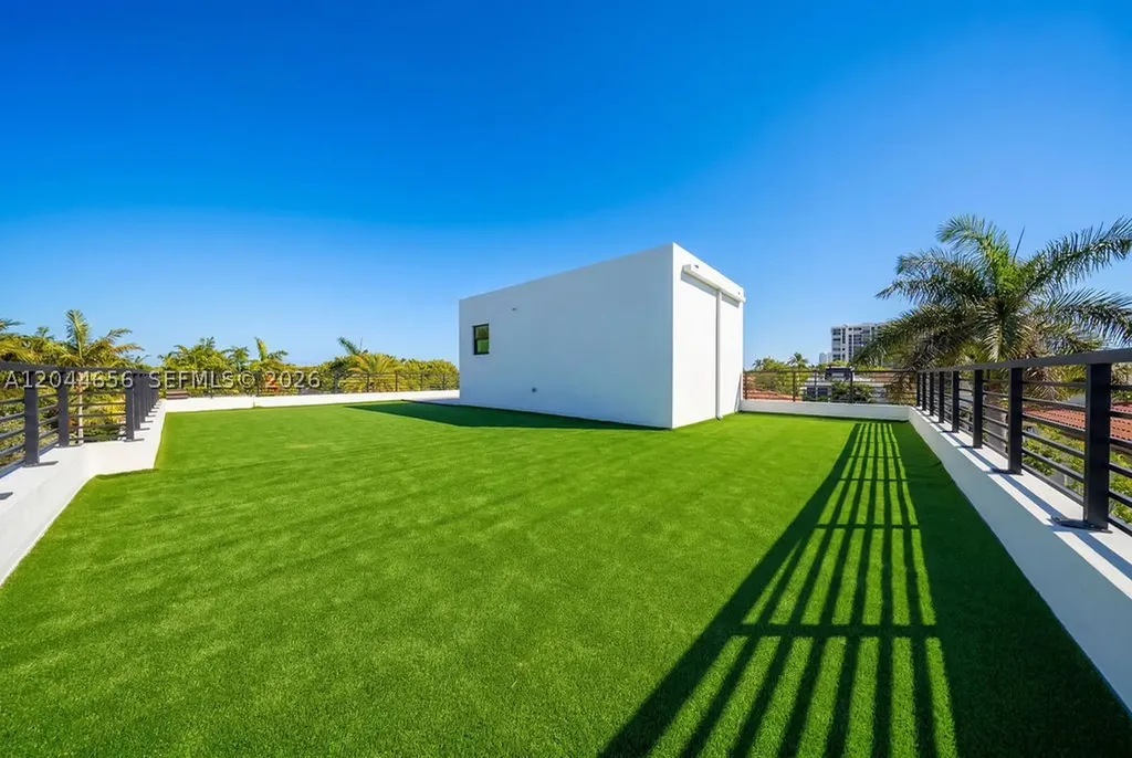 3318 NE 16th Place Fort Lauderdale FL 33305