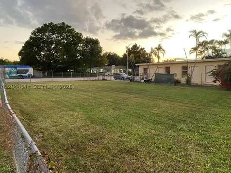 3021 W Flagler Street Miami FL 33135