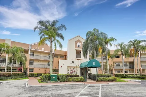 7250 Fairfax Drive Tamarac FL 33321