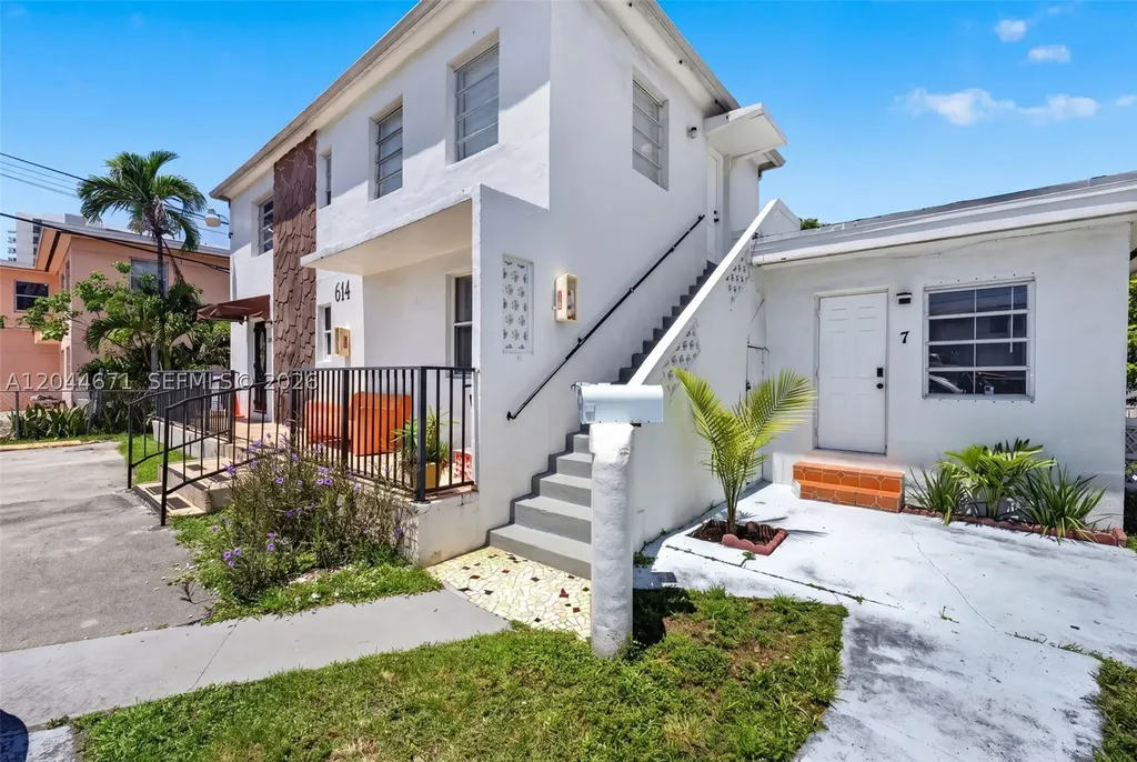 1900 SW 6th St SW 6th Street Miami FL 33135