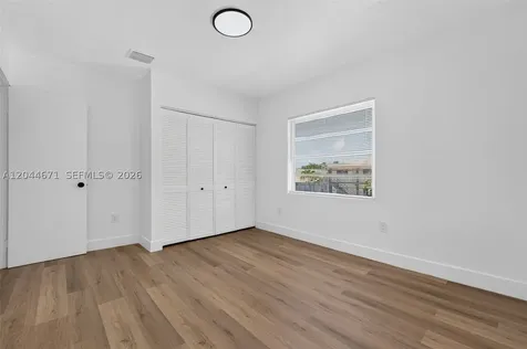 1900 SW 6th St SW 6th Street Miami FL 33135