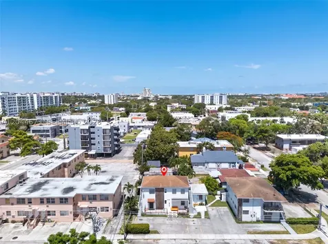 1900 SW 6th St SW 6th Street Miami FL 33135