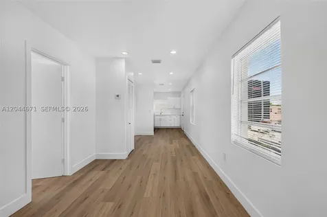 1900 SW 6th St SW 6th Street Miami FL 33135