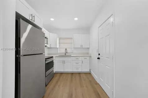 1900 SW 6th St SW 6th Street Miami FL 33135