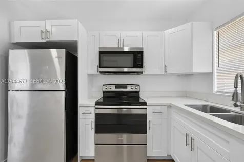 1900 SW 6th St SW 6th Street Miami FL 33135