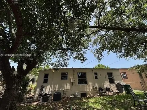 170 NW 49th Street Miami FL 33127