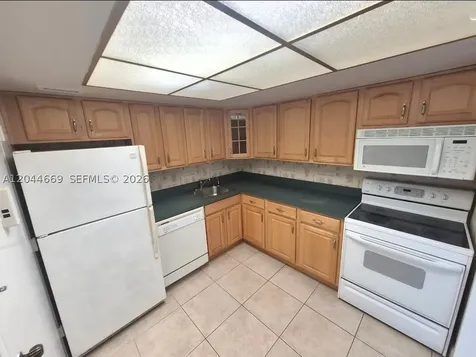 3180 S Ocean Drive Hallandale Beach FL 33009