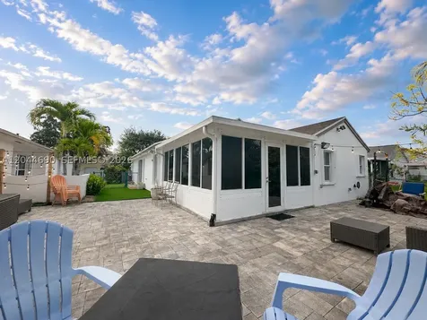 20776 NW 1st Street Pembroke Pines FL 33029