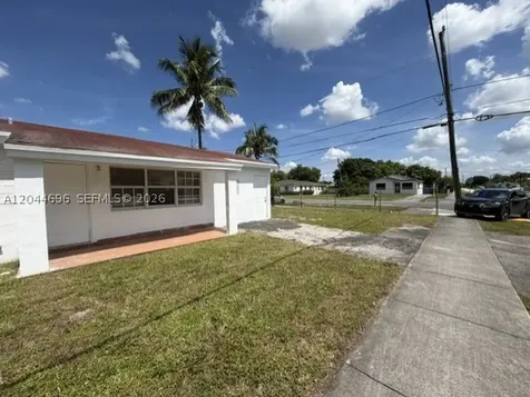 2115 SW 50th Avenue West Park FL 33023