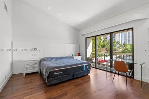 21145 Helmsman Drive Aventura FL 33180