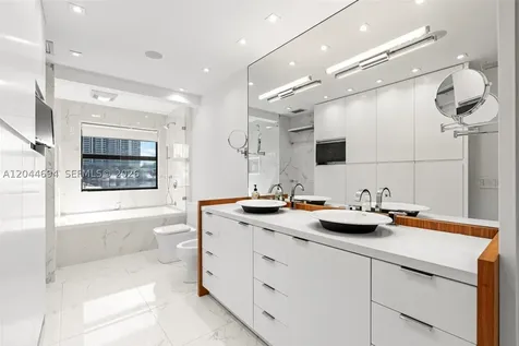 21145 Helmsman Drive Aventura FL 33180