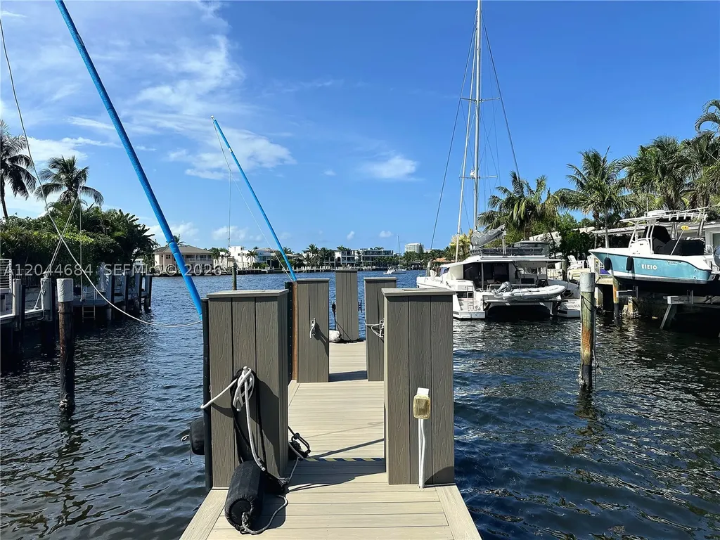 2445 SE 8th Street Pompano Beach FL 33062